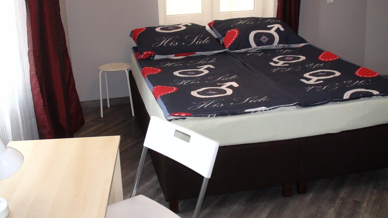 Hostel Kamienna Centrum Katowice Buitenkant foto