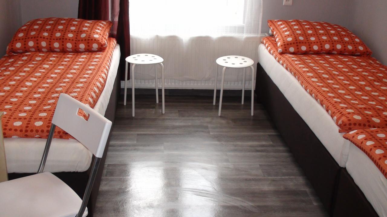 Hostel Kamienna Centrum Katowice Buitenkant foto